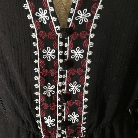 *Zara* Embroidered black dress - Picture 4 of 4